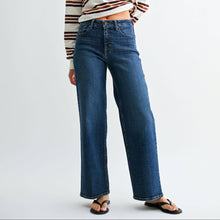 Load image into Gallery viewer, Classic Mid Rise Straight - Just Black Denim Dark Denim