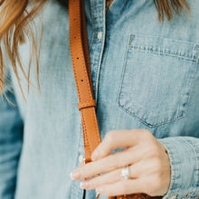 Load image into Gallery viewer, Minimalist Vegan Leather Crossbody Strap