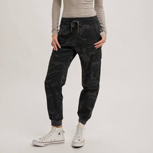 Load image into Gallery viewer, Women's Camo Jogger Pants