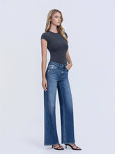 Load image into Gallery viewer, Olivia High Rise Wide Leg Jeans
