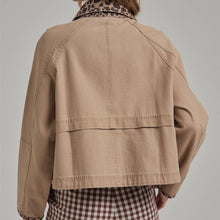 Load image into Gallery viewer, Oxford Canvas Barn Jacket with Leopard Collar
