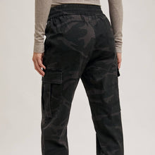 Load image into Gallery viewer, Women's Camo Jogger Pants

