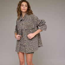 Load image into Gallery viewer, Leopard Print Oversized Jacket
