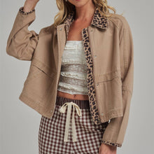 Load image into Gallery viewer, Oxford Canvas Barn Jacket with Leopard Collar
