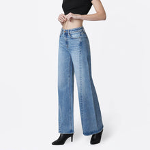 Load image into Gallery viewer, High Rise Side Seam Twist Jeans
