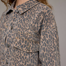 Load image into Gallery viewer, Leopard Print Oversized Jacket
