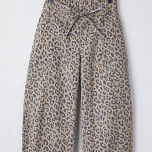 Load image into Gallery viewer, Leopard Print Pocketed Wide Leg Jeans
