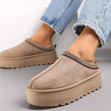 Load image into Gallery viewer, Embroidered Platform Slip On
