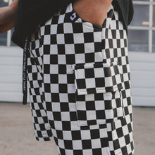 Load image into Gallery viewer, Everyday Classic Checker Cargo Shorts
