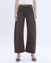 Load image into Gallery viewer, Vervet High Rise Barrel Jeans ~ Toast
