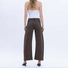 Load image into Gallery viewer, Vervet High Rise Barrel Jeans ~ Toast
