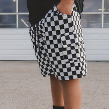 Load image into Gallery viewer, Everyday Classic Checker Cargo Shorts
