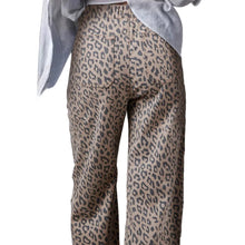 Load image into Gallery viewer, Leopard Print Pocketed Wide Leg Jeans
