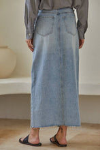 Load image into Gallery viewer, Denim Light Wash Cut off Midi Skirt
